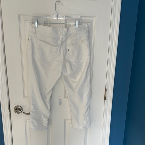 Levi Strauss Women's White Jeans - Picture 3 of 3